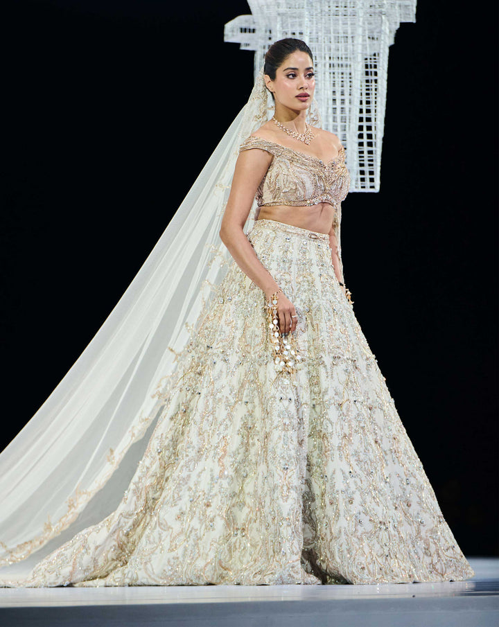 Svarnama Lehenga