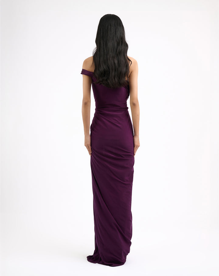 Satin sculpted neckline going tll waist