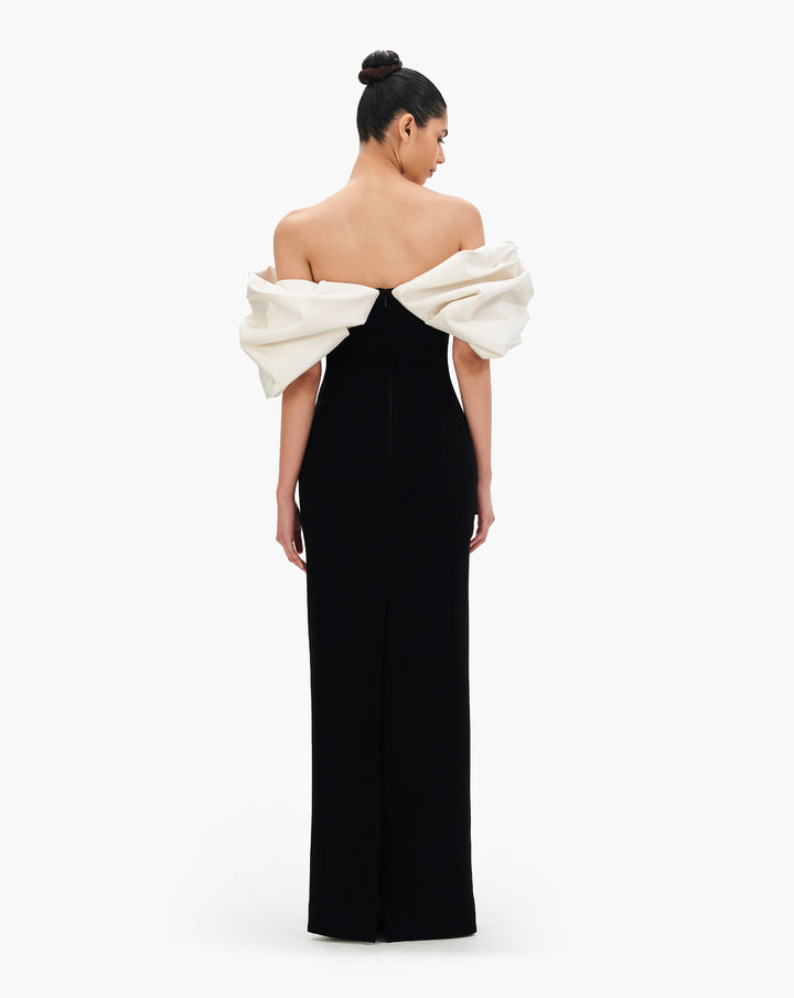 Cloud like taffeta drape of the dress